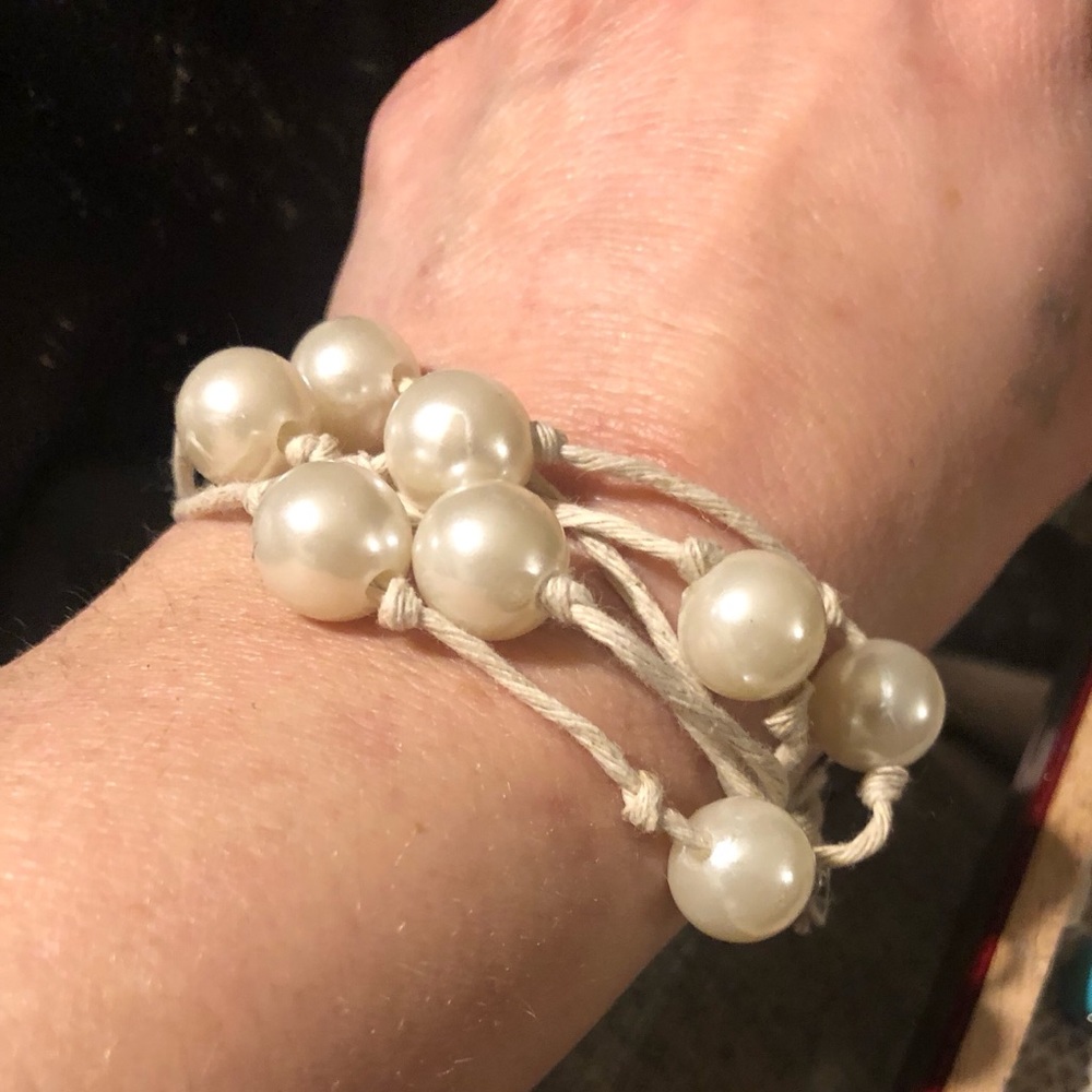 Knotted Hemp and pearl bracelet